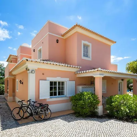 Casa Valhalla לגואה